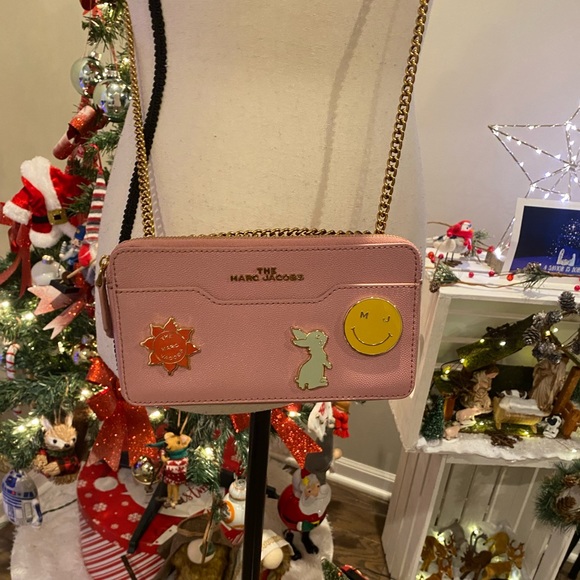 ✨Marc Jacobs (EUC) Multiple Badge crossbody bag✨ - Picture 5 of 15